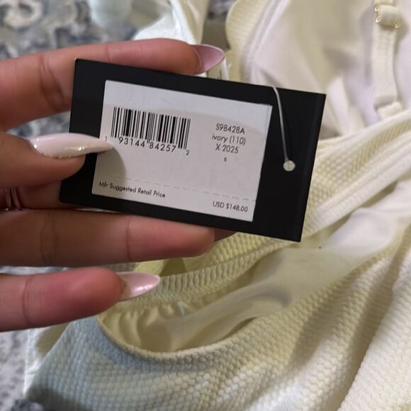 NWT Kate Spade Plunge One Piece Swimsuit - Pique Scallops in White- Size Small - Picture 9 of 9